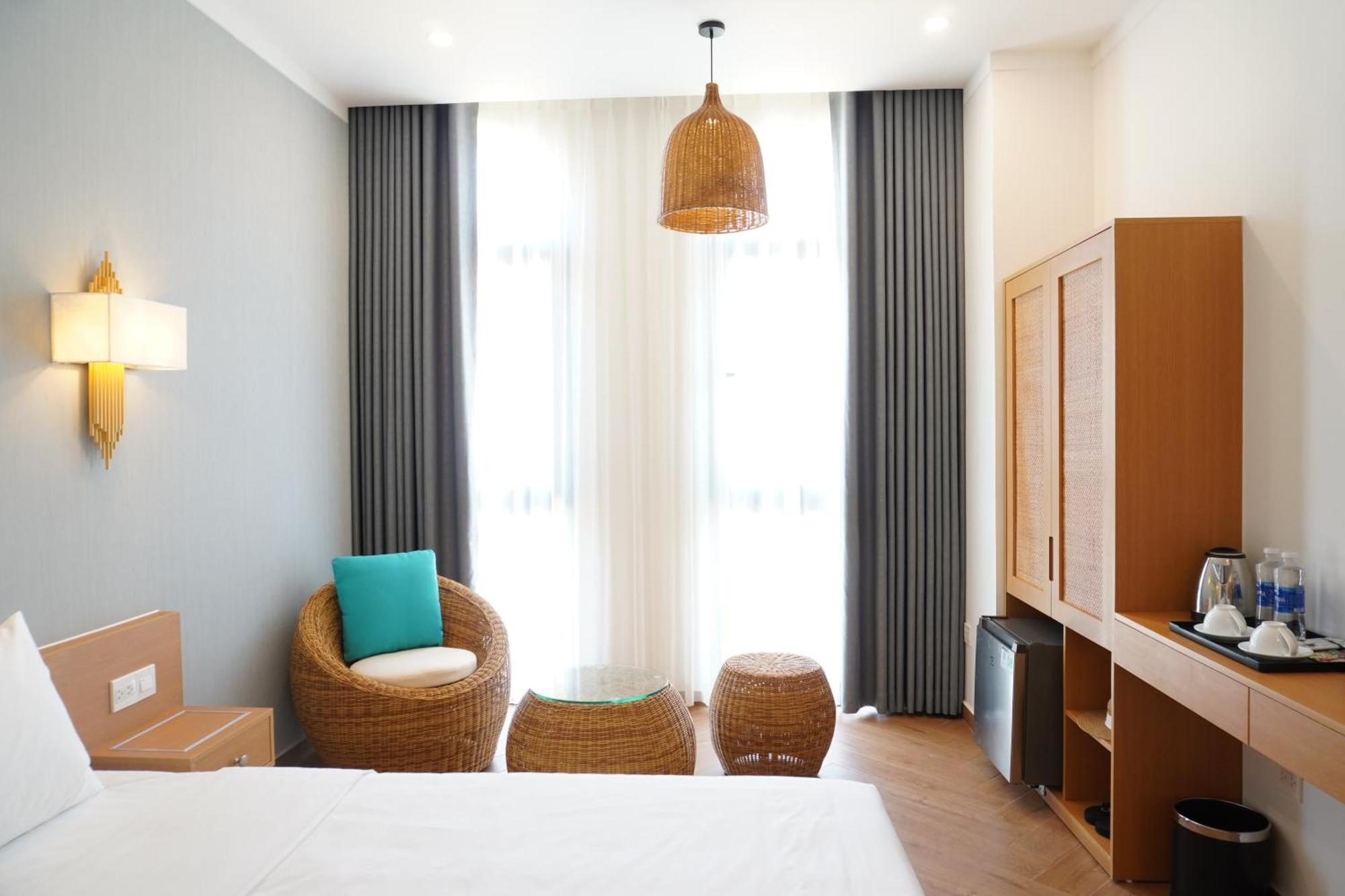 Solea Hotel Grandworld Дуонг-Донг Экстерьер фото