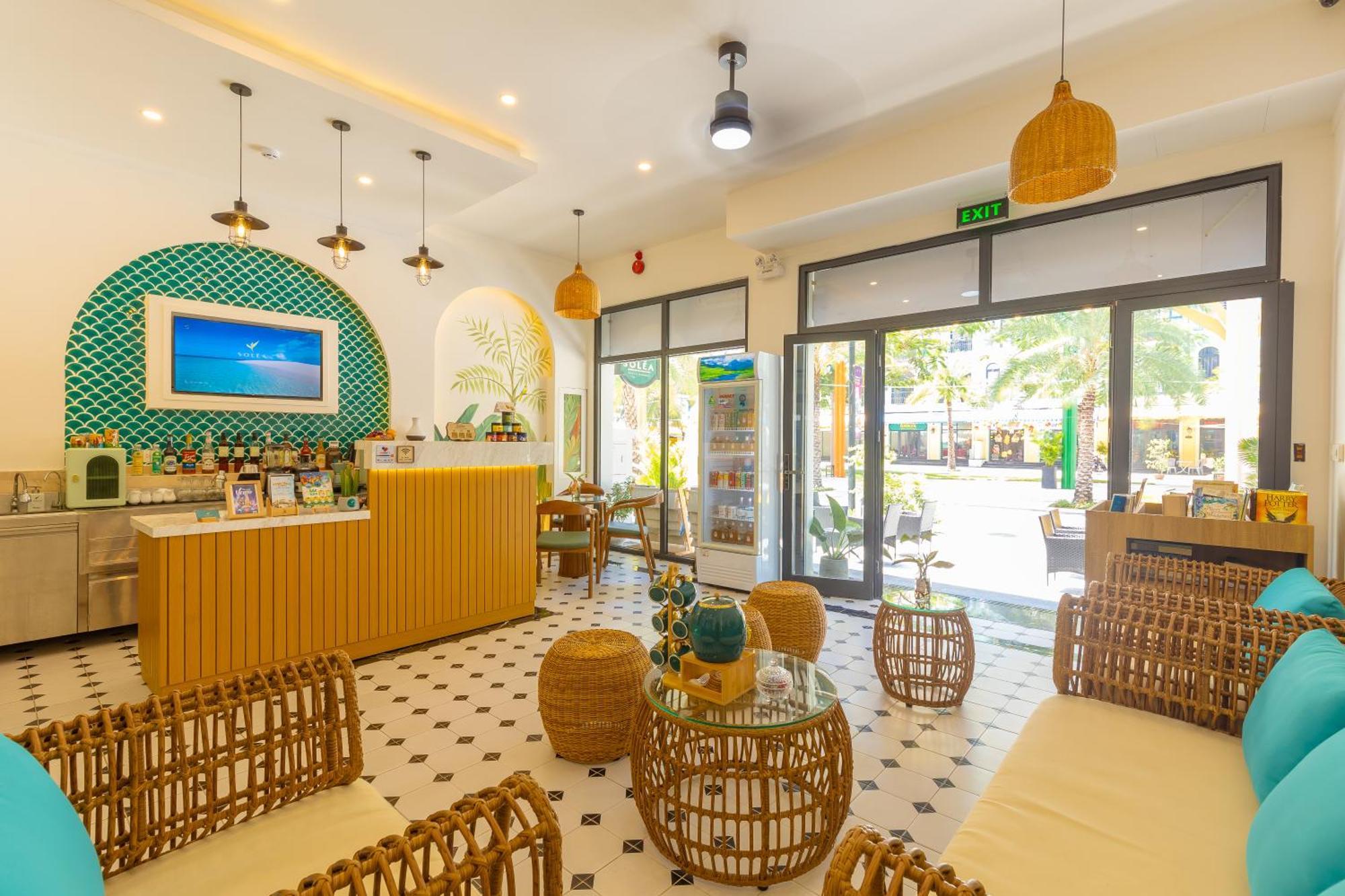 Solea Hotel Grandworld Дуонг-Донг Экстерьер фото