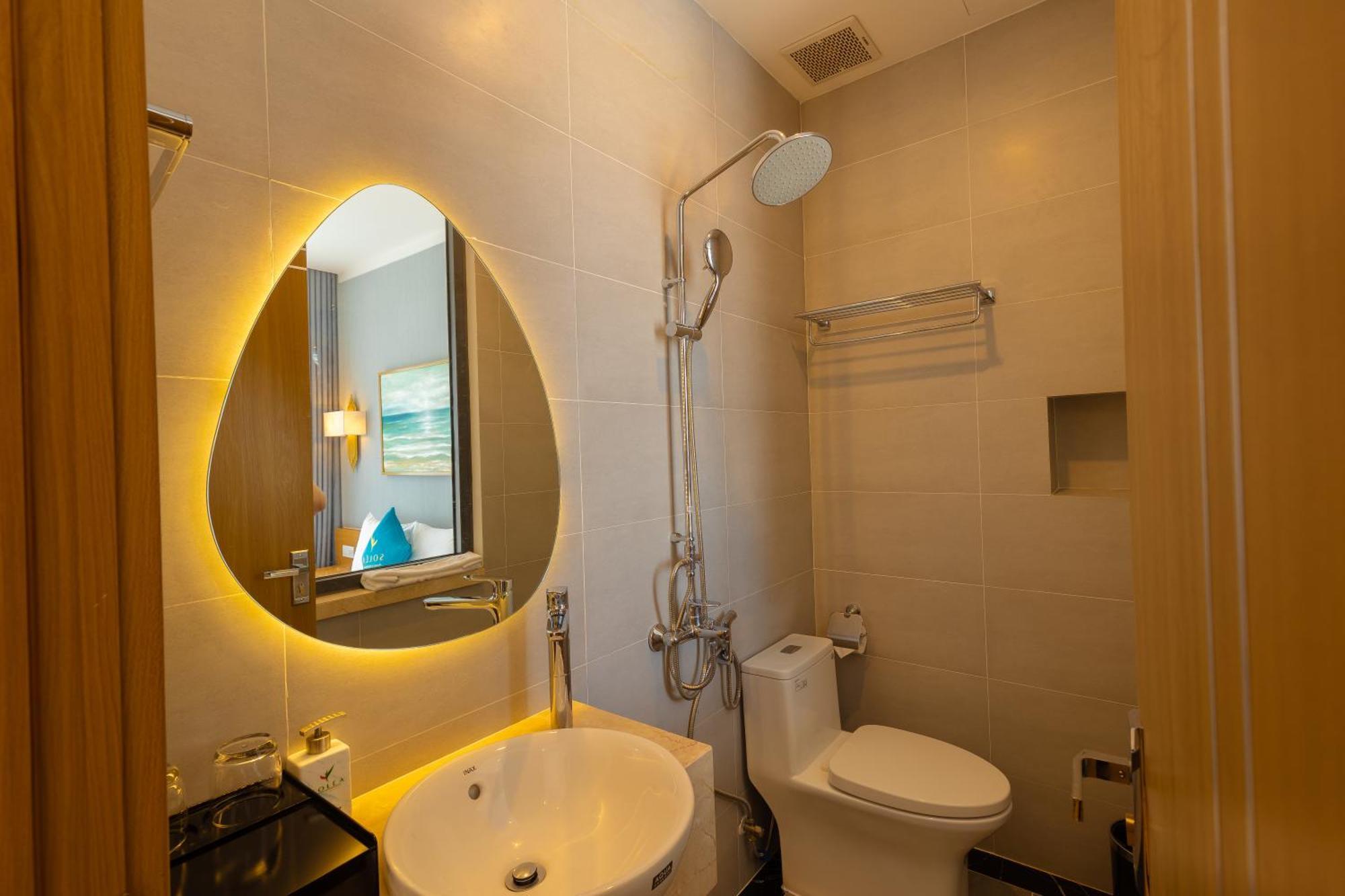 Solea Hotel Grandworld Дуонг-Донг Экстерьер фото
