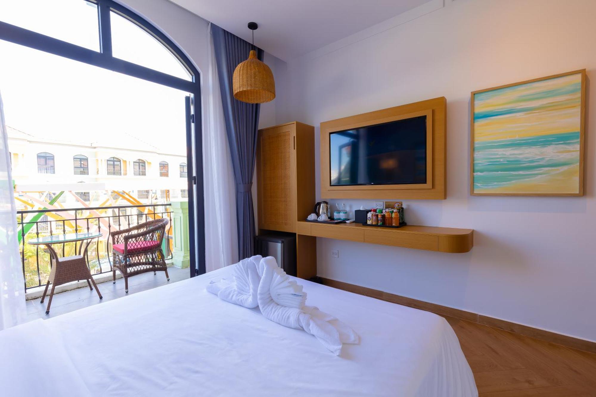Solea Hotel Grandworld Дуонг-Донг Экстерьер фото